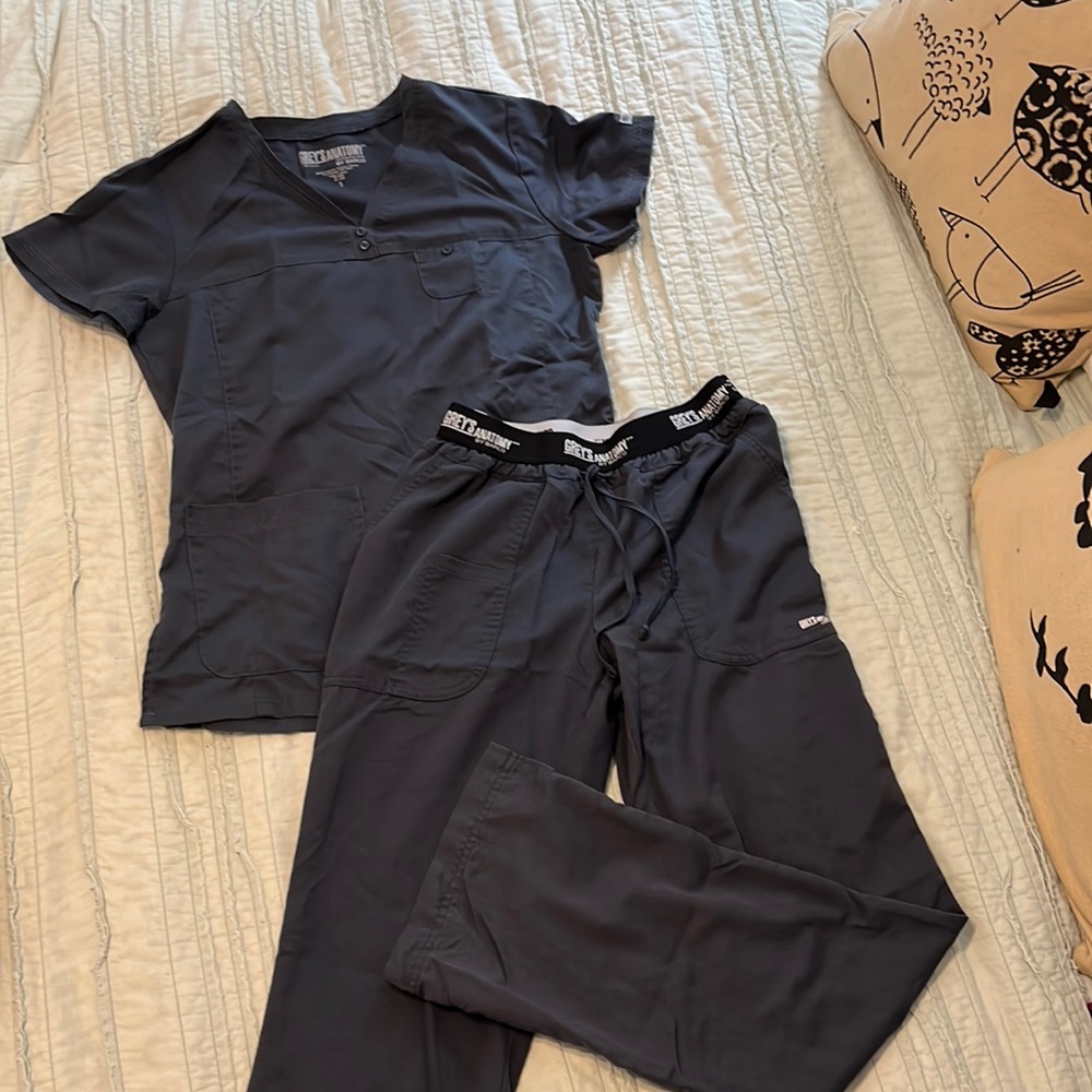 Grey’s Anatomy Charcoal scrub set